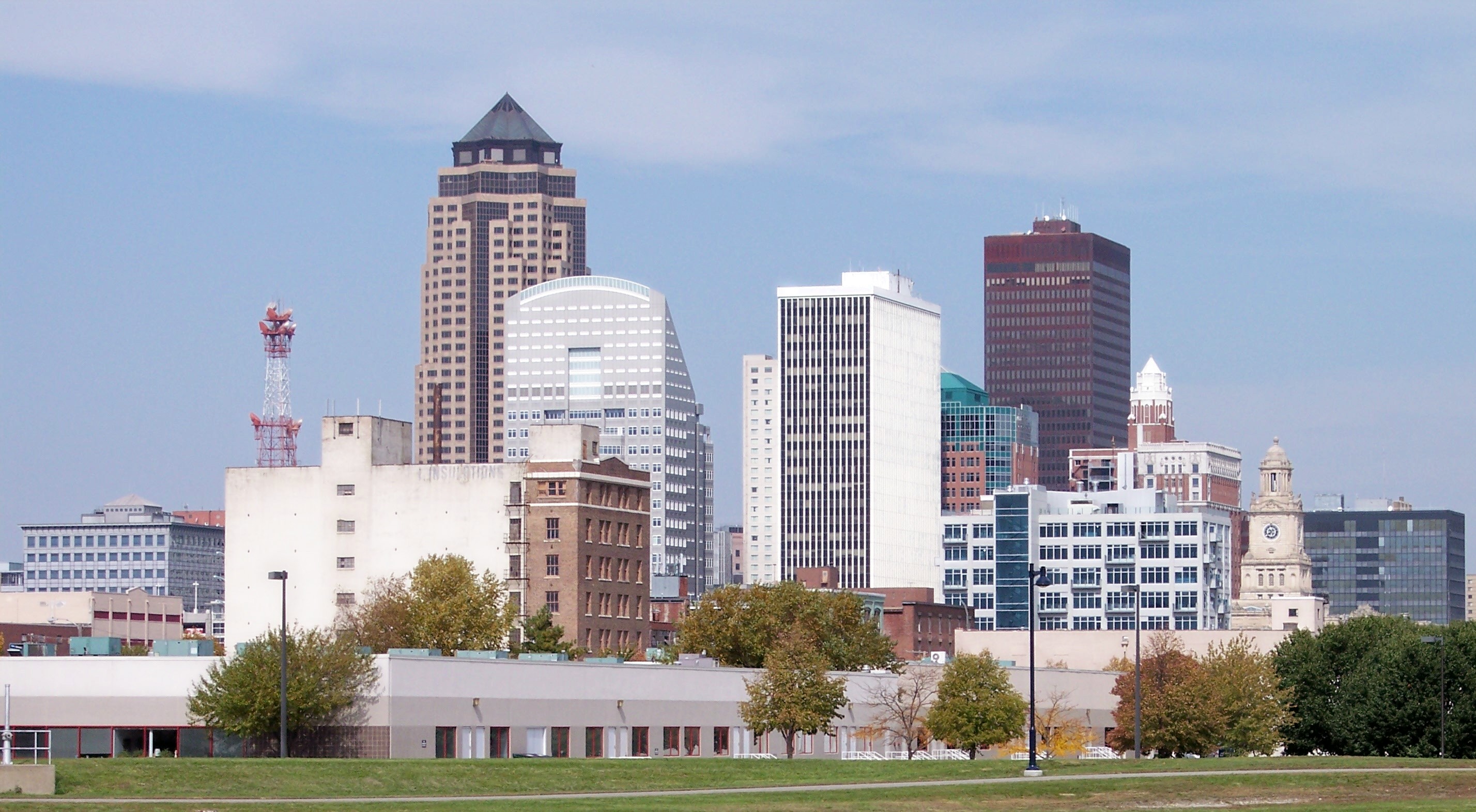 Des Moines skyline over the river